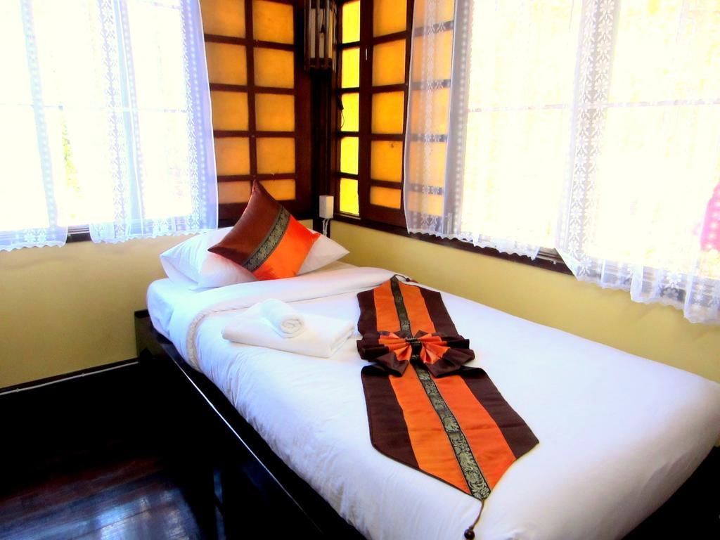 Golden Teak Homestay Маэ-Рим Экстерьер фото