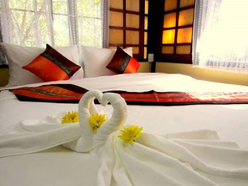 Golden Teak Homestay Маэ-Рим Экстерьер фото