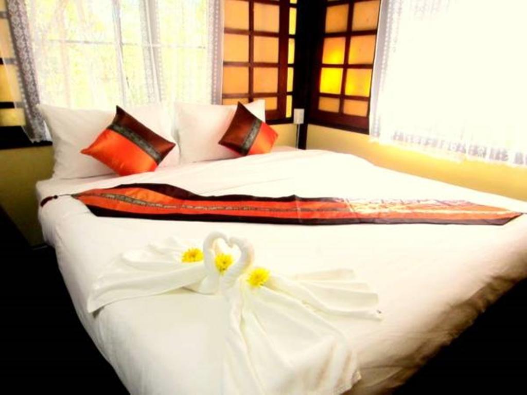 Golden Teak Homestay Маэ-Рим Экстерьер фото