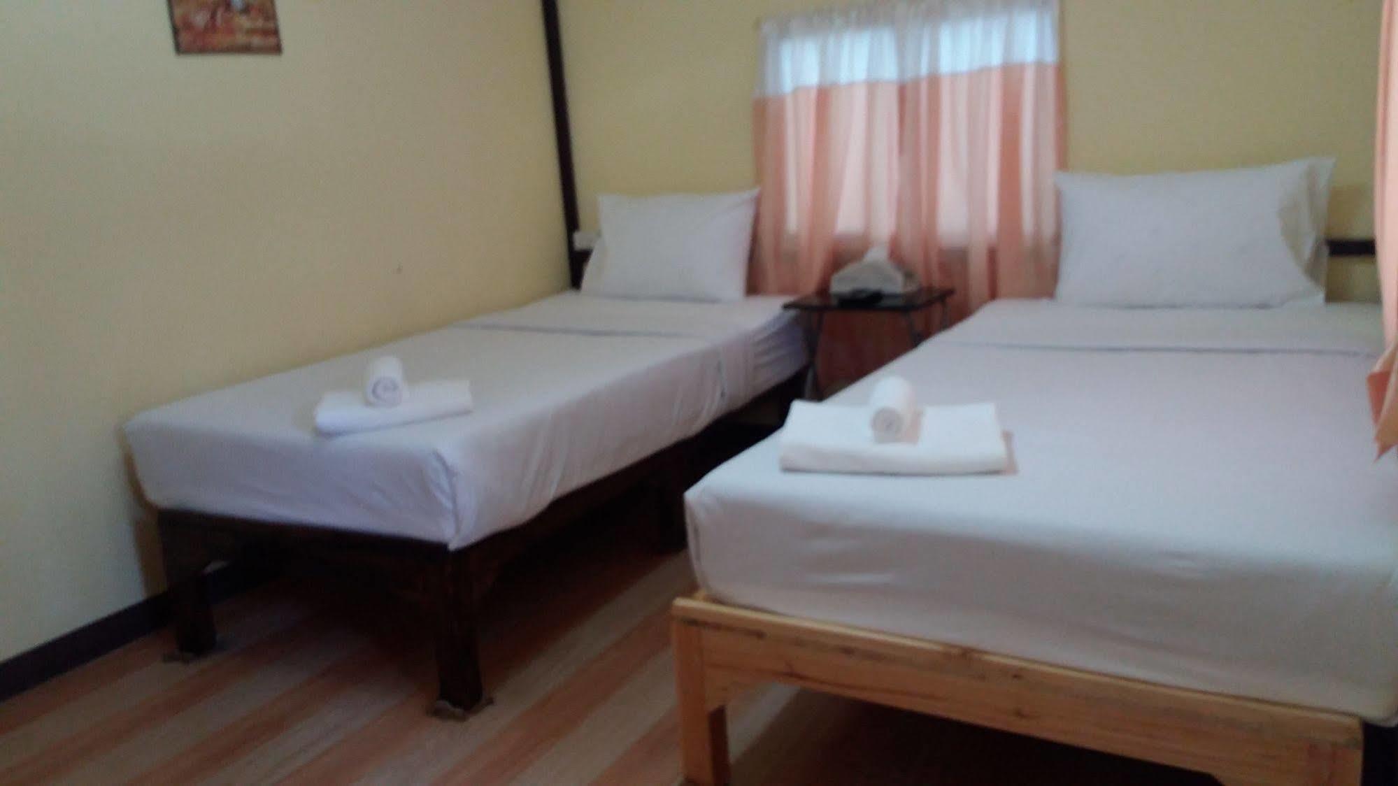 Golden Teak Homestay Маэ-Рим Экстерьер фото