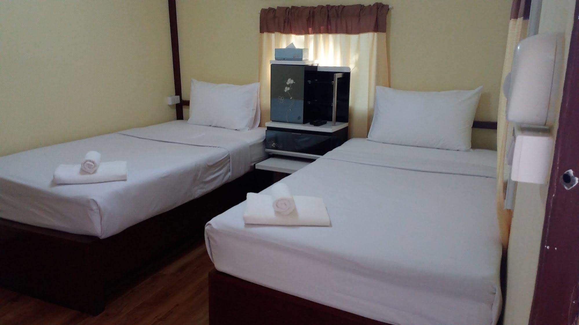 Golden Teak Homestay Маэ-Рим Экстерьер фото